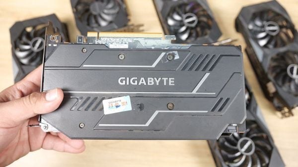 Card màn hình Gigabyte AMD RX 5500XT OC 8GB 2 Fan QSD