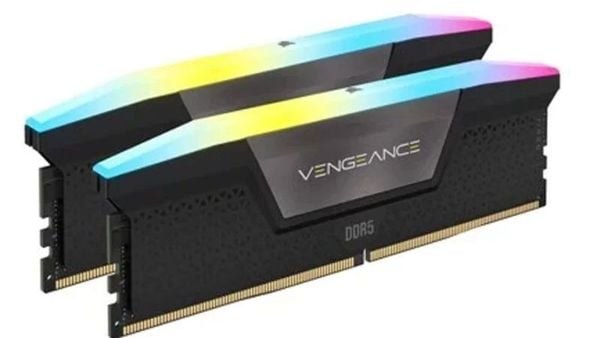 Corsair Vengeance có thiết kế RGB tùy chỉnh không chỉ mang lại sức mạnh vượt trội mà còn làm nổi bật hệ thống PC của bạn với phong cách đầy cá tính