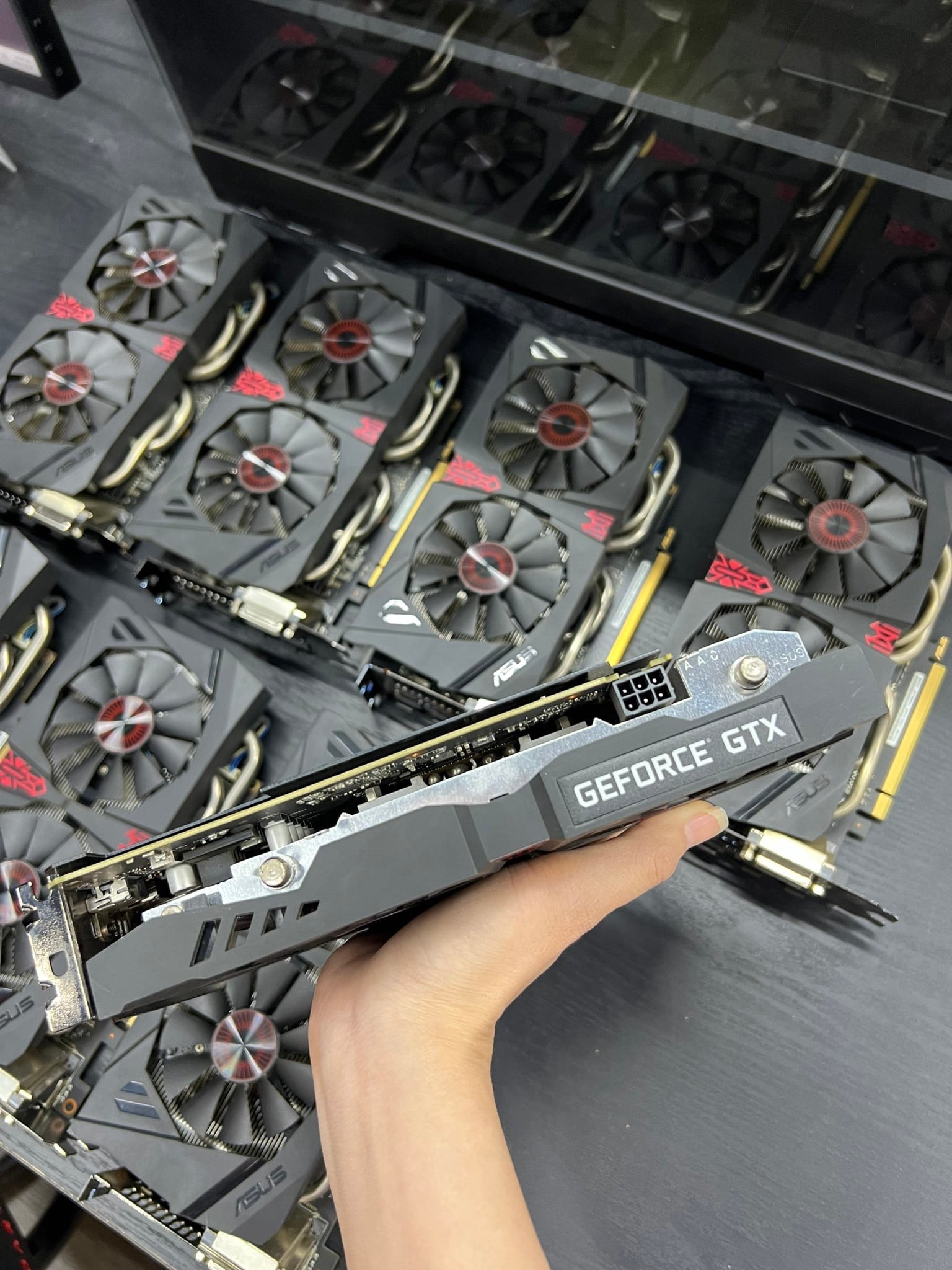 Card màn hình ASUS GTX 1060 Oc 6GB ROG Strix Gaming QSD