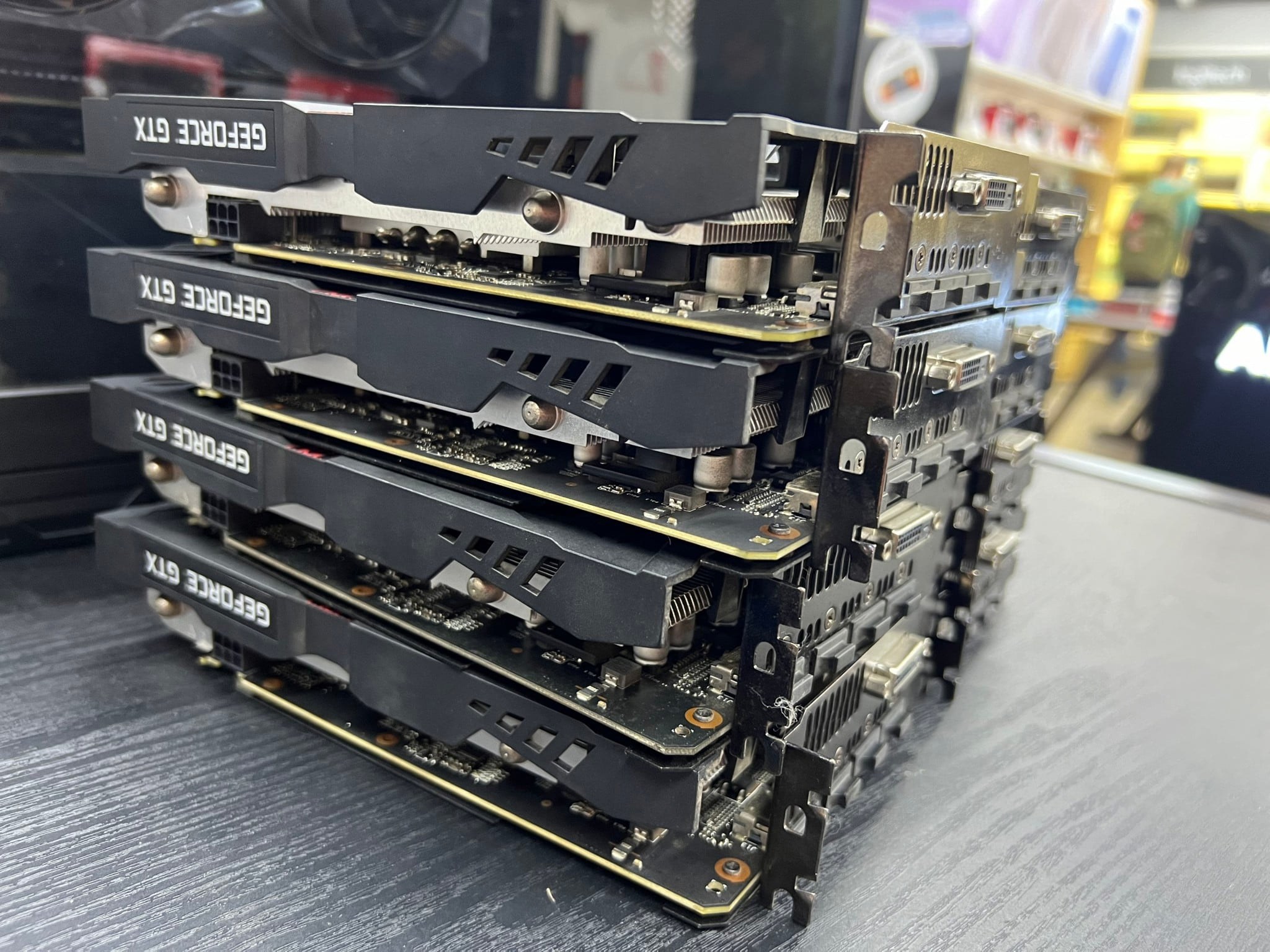 Card màn hình ASUS GTX 1060 Oc 6GB ROG Strix Gaming QSD