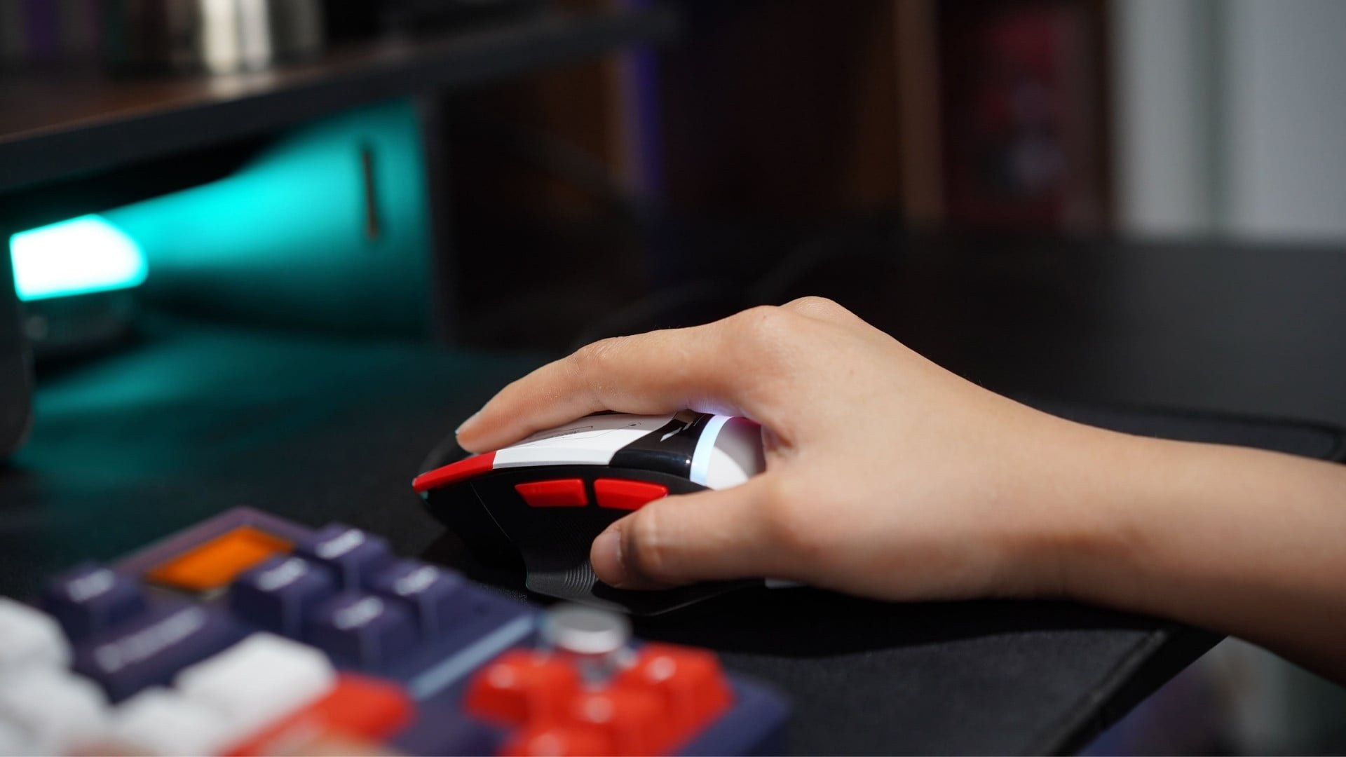 Chuột gaming E-Dra EM631W không dây Form cầm đầm tay