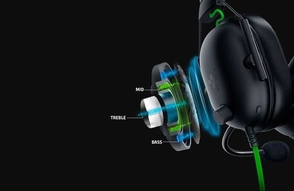 Razer BlackShark V2 X được thiết kế dạng over-ear với trọng lượng nhẹ chỉ 240g