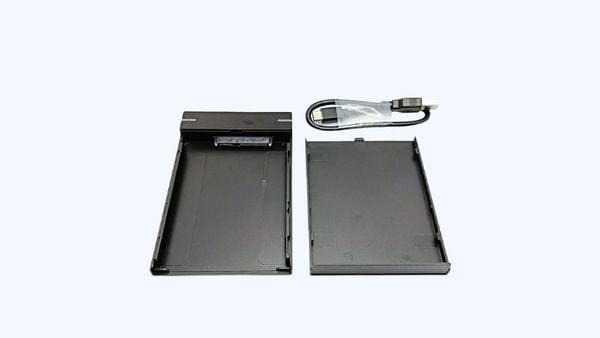 Hỗ trợ ổ cứng 2.5 inch SATA, giúp mở rộng dung lượng lưu trữ